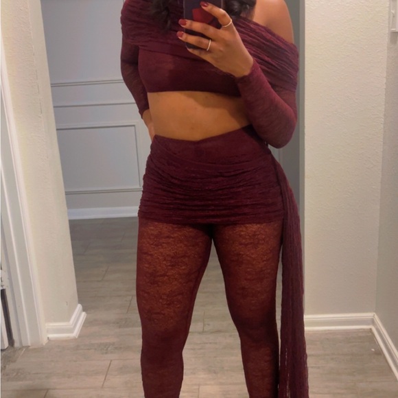 Burgundy Off-Shoulder Pants Set - Picture 4 of 4